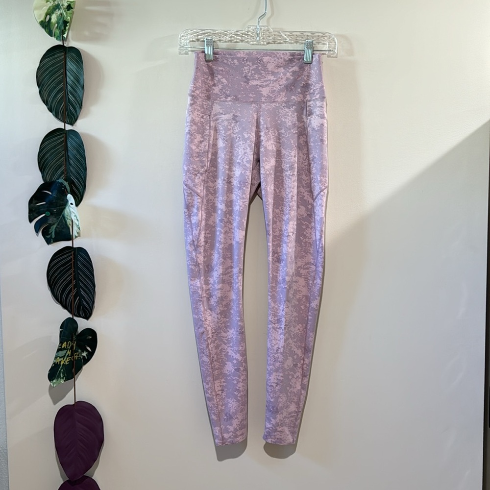 Rei Nakanishi Uniqlo Pink Leggings Size Small‎ Pockets Purple Camo Tie Dye